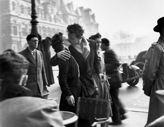 The story behind Robert Doisneau's famous 'Kiss' shots