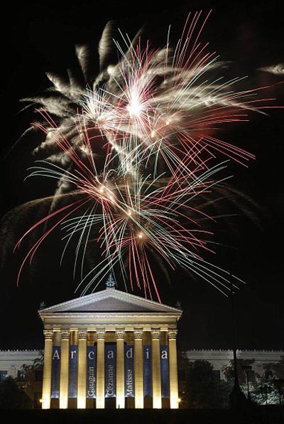 US celebrates 4th July, spectacular light show as nation marks 236 yrs of independence - FacenFacts