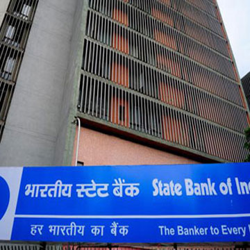 Govt banks weigh hike in profit share for staff