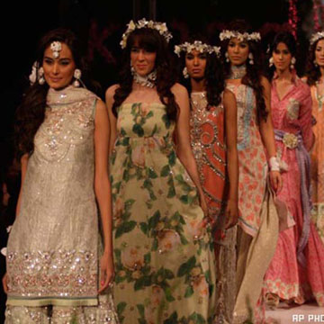 An India-Pakistan fashionable affair at Shaan-e-Pakistan