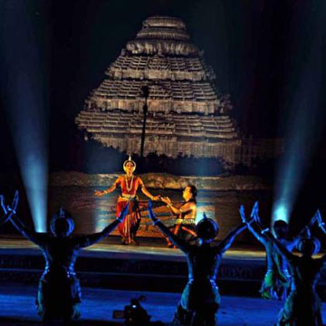 So much divine energy in Khajuraho: Danseuse Methil Devika