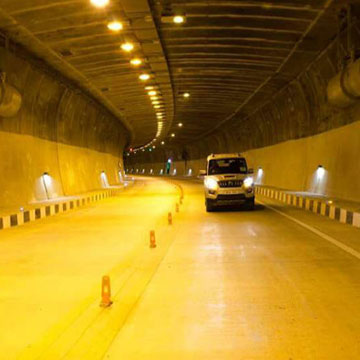 New Kashmir tunnel: Commuters complain of high pollution, poor visibility