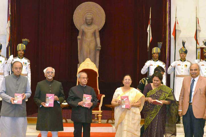 No doubt, in contemporary period, PM Modi is one of the most effective communicators: President Mukherjee