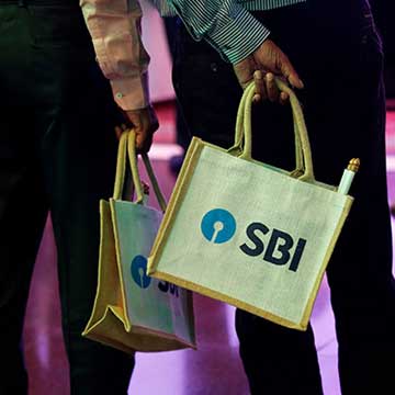 SBI may cut minimum balance requirement for savings accounts
