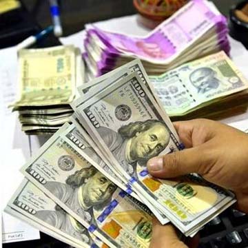 Rupee at all-time low against 70.1 per US dollar, govt says nothing to worry