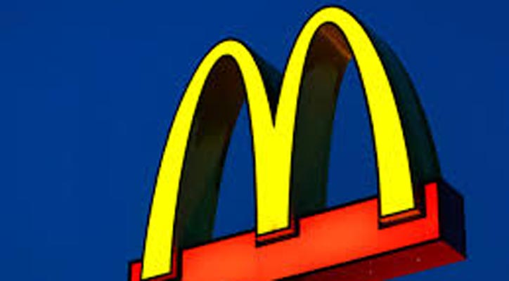 Woman trashes McDonalds outlet in anger, order took too long