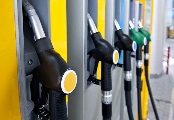 Petrol falls to Rs 103.97, diesel drops to Rs 86.67 in Delhi