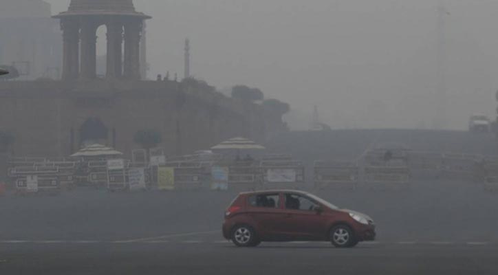 Cold wave sweeps through Delhi as mercury dips to 3.8°C