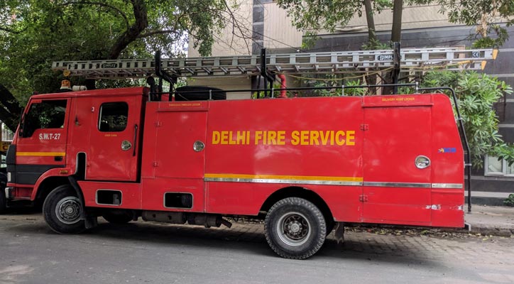 7 killed as fire breaks out in shanties in northeast Delhi