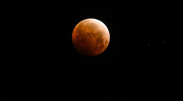 Total lunar eclipse (chandra grahan) 2022: Check India timings