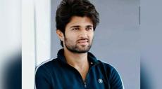 Vijay Deverakondas Messy Look Rules The Hearts Of Indian Women