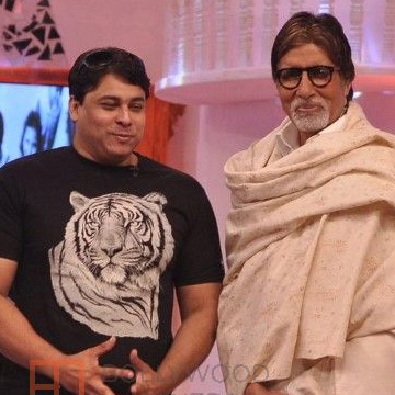 Amitabh Bachchan praises Cyrus Broacha for funny antics