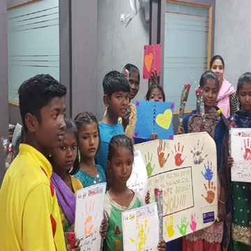 Street children celebrate Police Week 2018 with CHETNA 