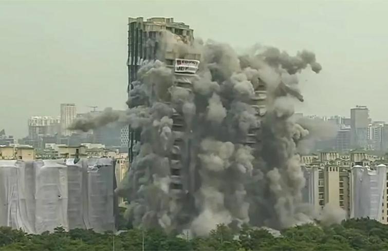 Noida's Supertech Twin Towers becomes history, razed with lessons, know details