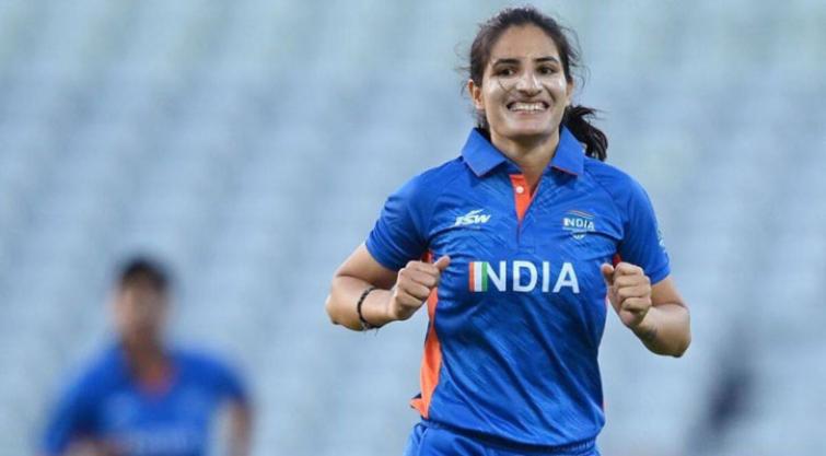 RCB Fans go Crazy as Renuka Thakur Takes Fiver in INDW vs ENGW T20 World Cup 2023