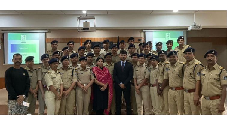 Naveen Krishna Rai of Ghazipur provided training to MP Police on Negotiation 
