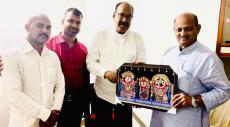 Ravi Pradhan Greets Manmohan Samal