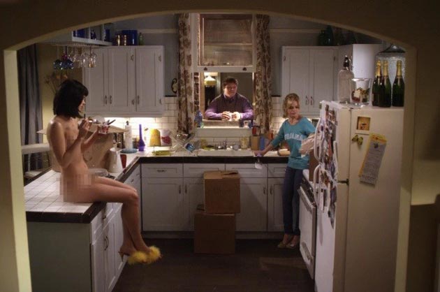 Krysten Ritter naked for ABC's 'Don't Trust the B- In Apartment 23'