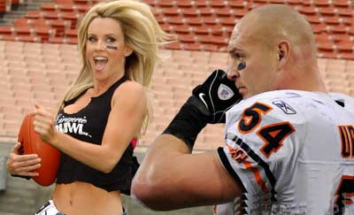 Jenny McCarthy no longer with Chicago Bears linebacker Brian Urlacher