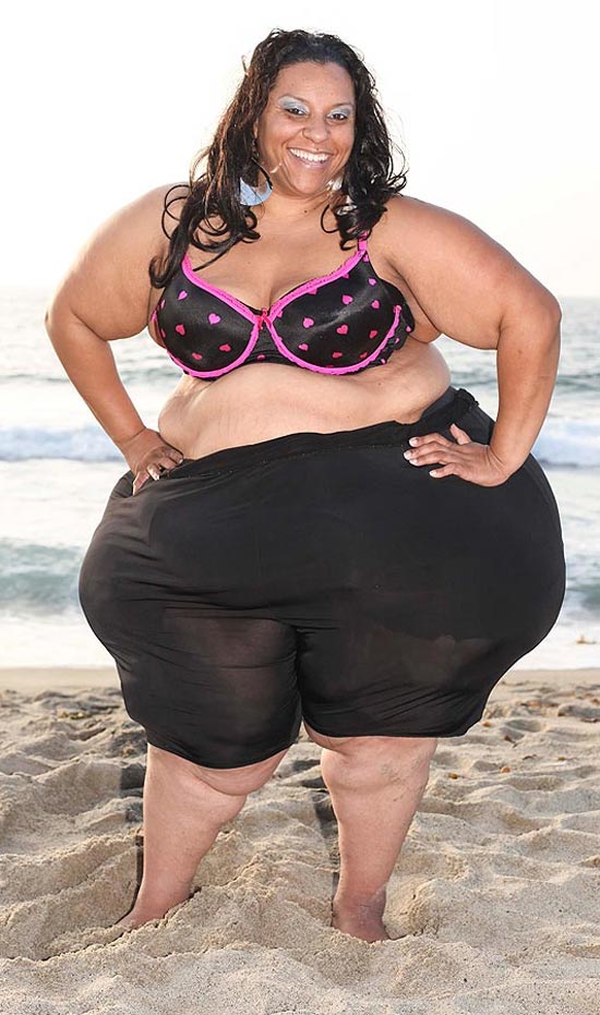 World's biggest hips woman sizzles in black