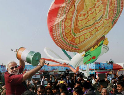 Narendra Modi inaugurates International Kite Festival 2014