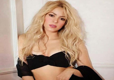 Shakira strips down and smoulders in new promotional pictures !