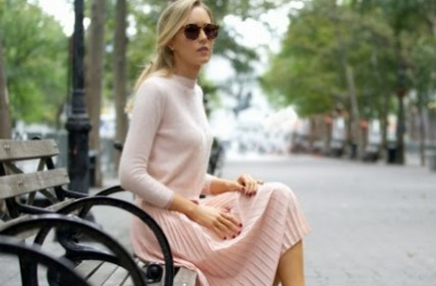 Pleated skirts are back