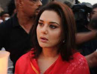 Preity Zinta arrives in Mumbai, will record statement