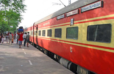 Rail Budget 2014: Disposable linen, automatic doors in premier trains planned