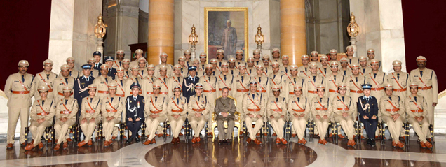 IPS officer trainees of 2013 batch call on President