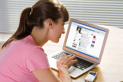 Does your Facebook profile help boost up your self esteem!