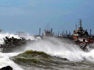 Hudhud has now converted into 'severe cyclone', speed is limited to 100-110 kmph