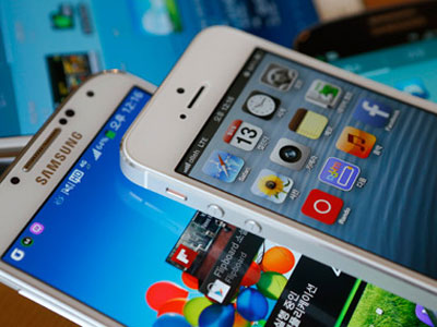 Apple, Samsung set to clash ahead of Diwali