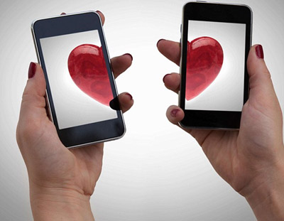 Smartphone is destroying real intimacy in our relationships says Paul Levy