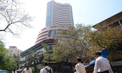 Sensex trades flat; IT stocks gain