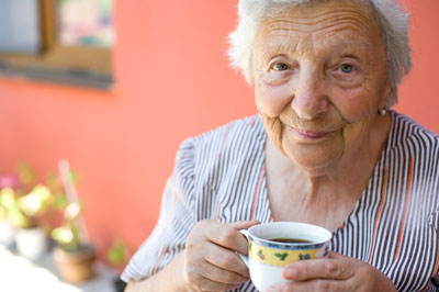 Regularly drinking coffee cuts risk of dementia