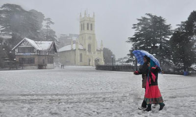 Over 600 tourists rescued after snowfall in Himachal Pradesh