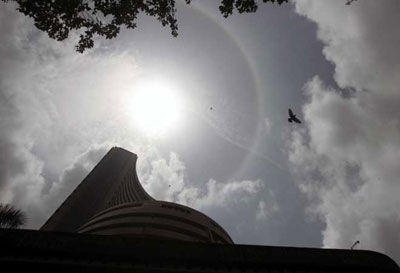 Sensex down 133 points ahead of Delhi polls
