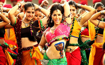Sunny Leone's 'Ek Paheli Leela' trailer crosses 5 mn views!