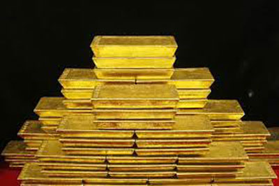 Gold prices dip as demand drops, weakening trend overseas