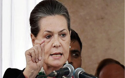 Sonia Gandhi leads solidarity march to Manmohan Singh's residence