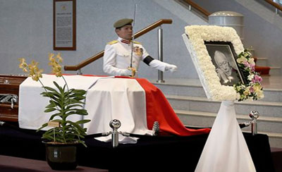 Thousands pay final respects as Lee Kuan Yew lies in state