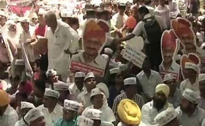 AAP threatens major stir against Land Bill, holds rally
