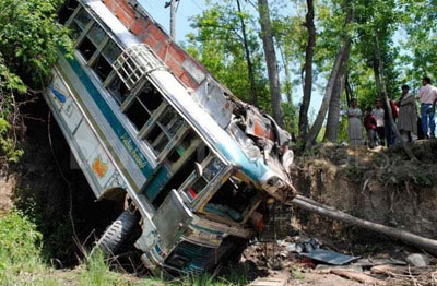 President condoles the loss of lives in a bus accident in Jammu and Kashmir