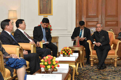 Chinese Parliamentary delegation calls on President Mukherjee