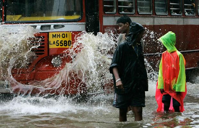 Mumbai at halt: Heavy downpour predicted in next 24 hours