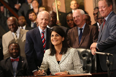 Governor Nikki Haley signs bill on removing Confederate flag