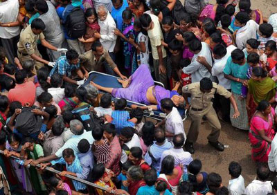 27 Hindu pilgrims die in 'Maha Pushkaralu' Kumbh Mela stampede 