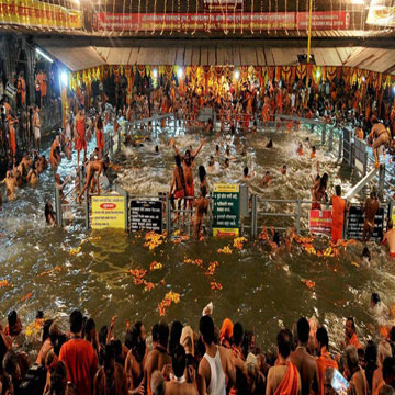 At Kumbh, second 'shahi snan' pilgrims, seers take holy dip