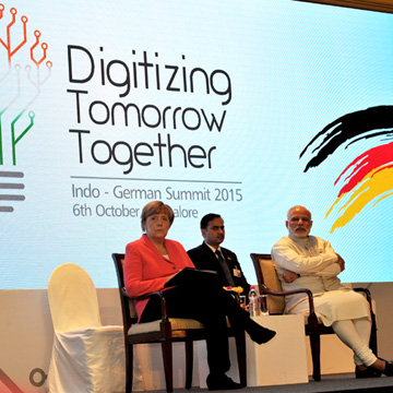 PM Modi woos foreign investors, hopes for GST rollout in 2016